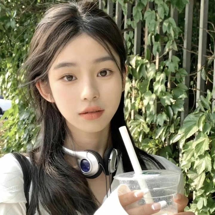 呢个校园选乜鬼